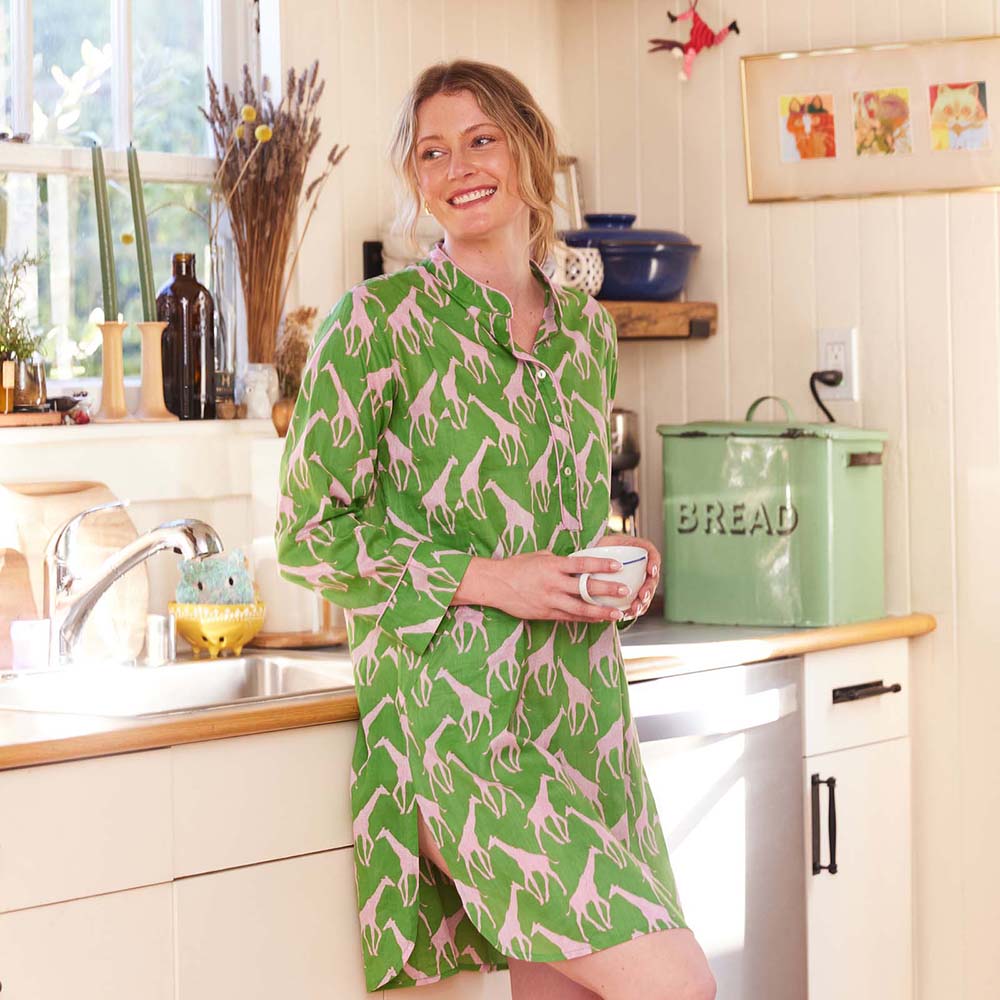 GIRAFFE PINK GREEN Night Shirt