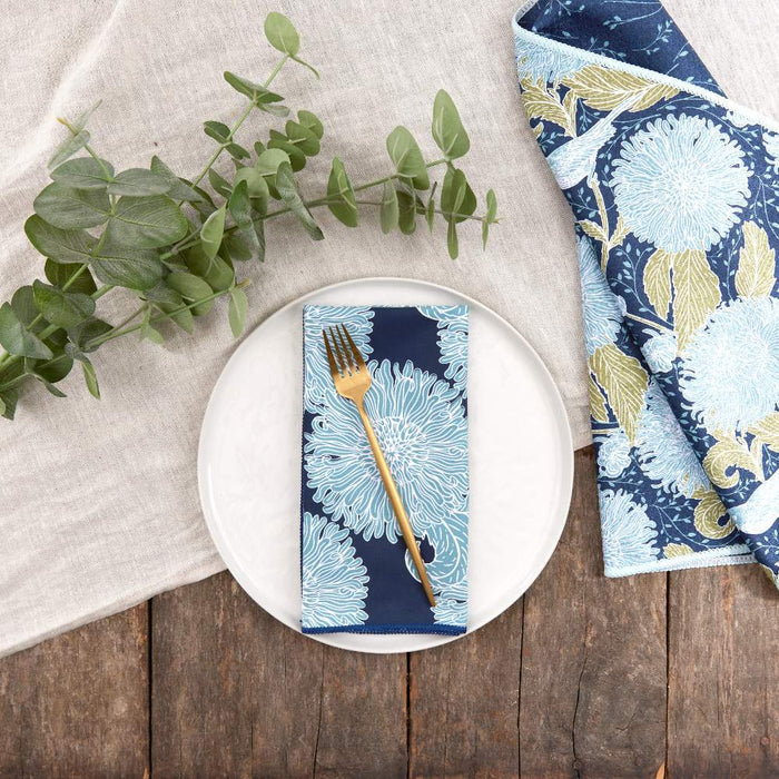 CHRYSANTHEMUM FLOWER blu Dinner Napkin (Available: 03/28/2025)