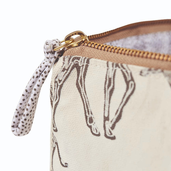 GIRAFFE Pouch, Large (Available: 01/31/2025)